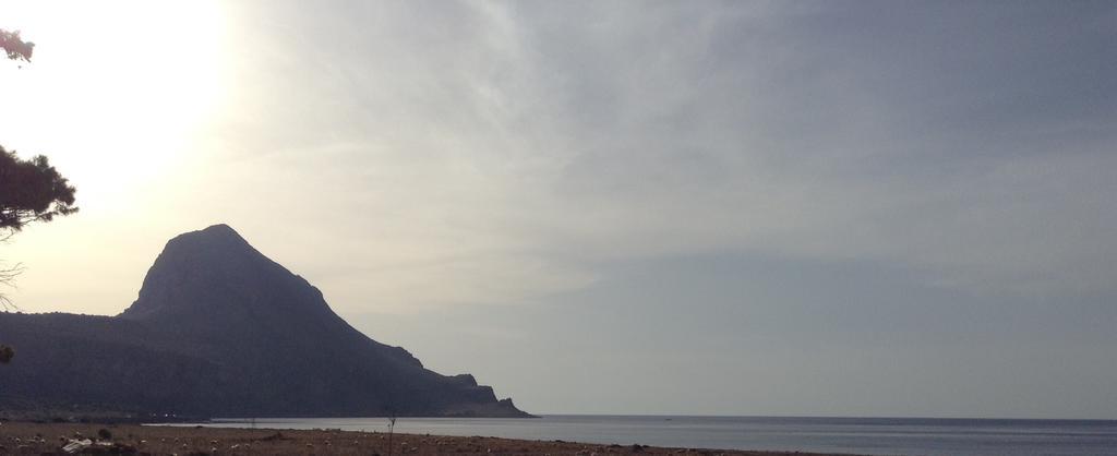 Case Cala Bucerno Castelluzzo Ruang foto